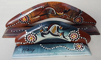 Boomerangs with matching stands